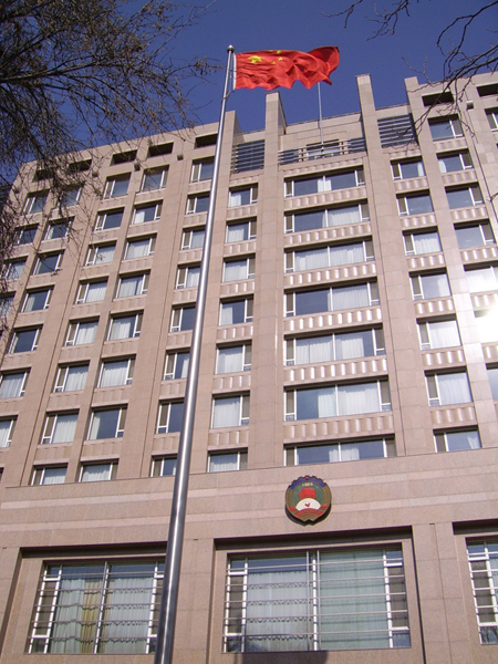 政府單位 內(nèi)置式錐形旗杆